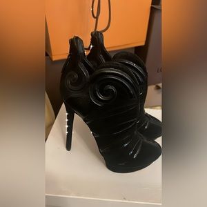 Black stiletto boots 6 inch heel